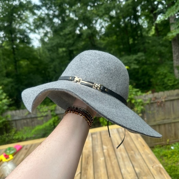 House Of Harlow 1960 100% Wool Rounded Crown Hat With Buckle Band - Picture 3 of 8